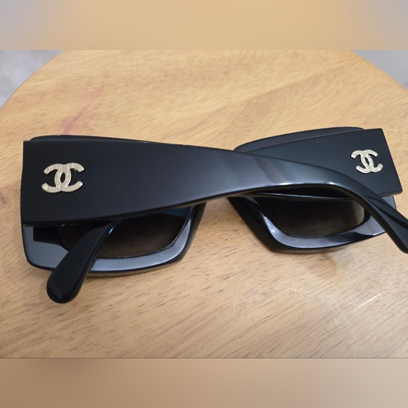 CHANEL sunglasses, authentic - Picture 2 of 7